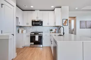 20552 NE Empire Ave, Bend, OR 97701 - Photo 5