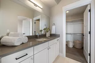 20556 NE Empire Ave, Bend, OR 97701 - Photo 19