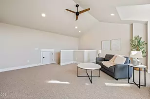 20556 NE Empire Ave, Bend, OR 97701 - Photo 29