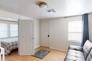 335 Marie St, Medford, OR 97504 - Photo 7