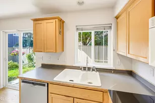 228 Talent Ave, Talent, OR 97540 - Photo 9