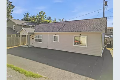 858 E 9th Street, Medford, OR 97504 - Photo 43