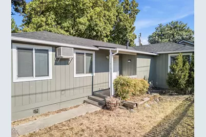 858 E 9th Street, Medford, OR 97504 - Photo 7