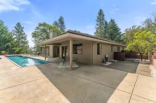 1615 NW Olmar Dr, Grants Pass, OR 97526 - Photo 7