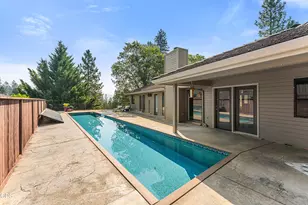 1615 NW Olmar Dr, Grants Pass, OR 97526 - Photo 5