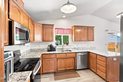 468 Westminster Drive, Eagle Point, OR 97524 - Photo 7