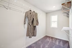 63107 NE Henningsen Pl, Bend, OR 97701 - Photo 17