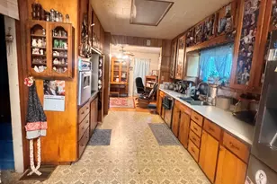 9535 N Charleston Ave, Portland, OR 97203 - Photo 7