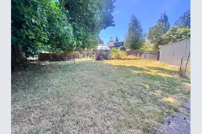 9535 N Charleston Avenue, Portland, OR 97203 - Photo 21