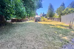 9535 N Charleston Ave, Portland, OR 97203 - Photo 21