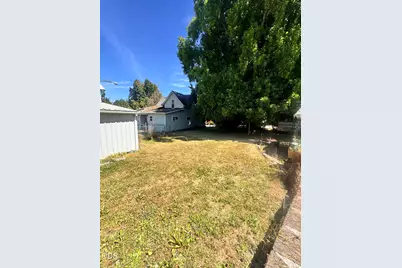 9535 N Charleston Avenue, Portland, OR 97203 - Photo 11