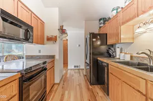 55872 Wood Duck Dr, Bend, OR 97707 - Photo 7