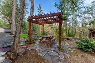 300 Dunlap Rd, Jacksonville, OR 97530 - Photo 35
