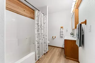300 Dunlap Rd, Jacksonville, OR 97530 - Photo 15