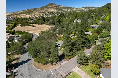 132 High Oak Drive, Medford, OR 97504 - Photo 3