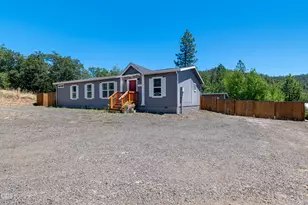 158 Train Ln, Shady Cove, OR 97539 - Photo 27