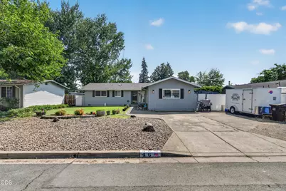 46 Tracy Avenue, Eagle Point, OR 97524 - Photo 3