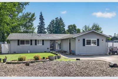 46 Tracy Avenue, Eagle Point, OR 97524 - Photo 1