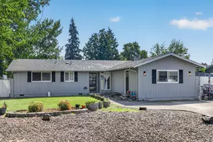 46 Tracy Ave, Eagle Point, OR 97524 - Photo 1