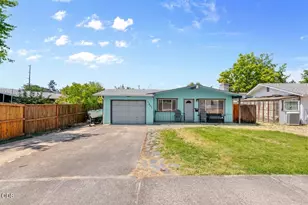 1405 Oleander St, Medford, OR 97504 - Photo 1