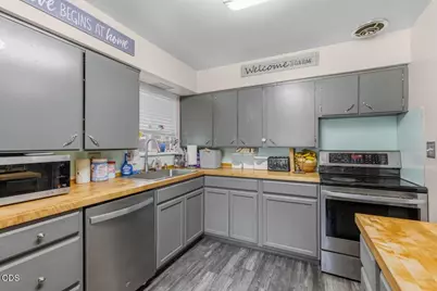 1405 Oleander Street, Medford, OR 97504 - Photo 7