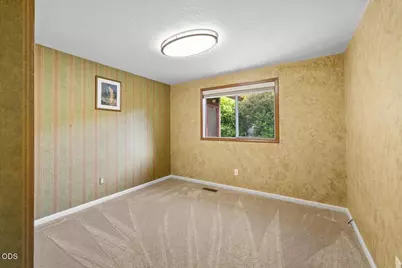 2406 Senate Way, Medford, OR 97504 - Photo 19