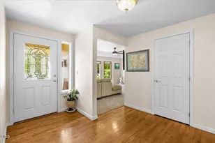 2406 Senate Way, Medford, OR 97504 - Photo 5