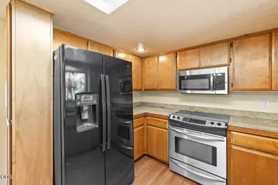 2406 Senate Way, Medford, OR 97504 - Photo 13