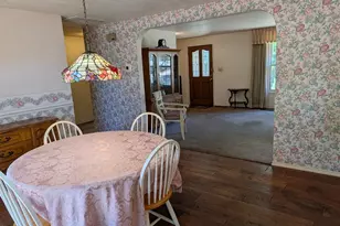435 E C St, Jacksonville, OR 97530 - Photo 13