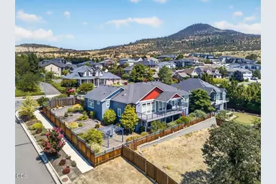 4200 Falcon Ridge Terrace, Medford, OR 97504 - Photo 43