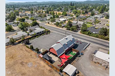 2039 Redwood Avenue, Grants Pass, OR 97527 - Photo 39