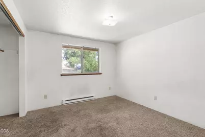 717 NW B Street, Grants Pass, OR 97526 - Photo 9