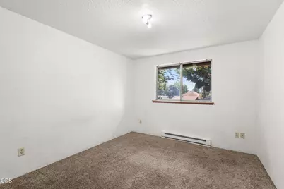717 NW B Street, Grants Pass, OR 97526 - Photo 11