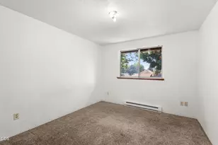 717 NW B St, Grants Pass, OR 97526 - Photo 11