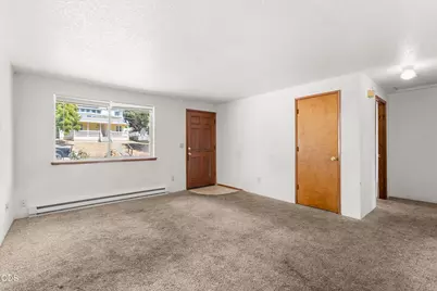717 NW B Street, Grants Pass, OR 97526 - Photo 5