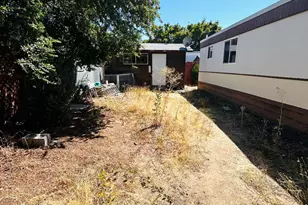 515 E Main St, Rogue River, OR 97537 - Photo 11