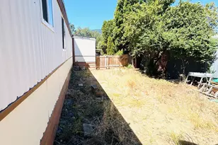 515 E Main St, Rogue River, OR 97537 - Photo 9