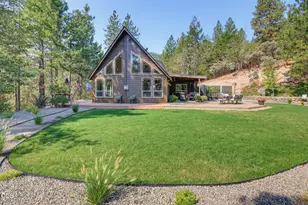2355 Johns Peak Rd, Central Point, OR 97502 - Photo 1