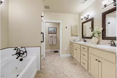 2355 Johns Peak Road, Central Point, OR 97502 - Photo 97