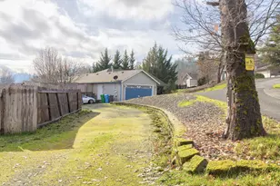 1884 SW Allen Creek Rd, Grants Pass, OR 97527 - Photo 19