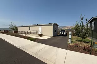 460 Arnos St, Talent, OR 97540 - Photo 3