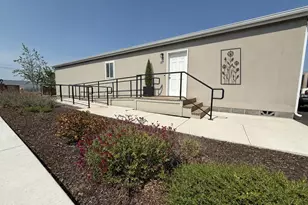 460 Arnos St, Talent, OR 97540 - Photo 1
