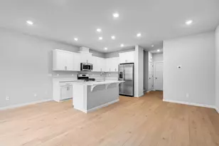 726 NW Varnish Pl, Redmond, OR 97756 - Photo 3