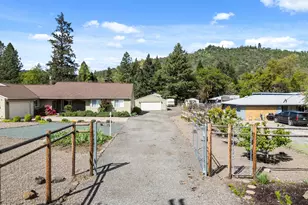 3248 Griffin Creek Rd, Medford, OR 97501 - Photo 45
