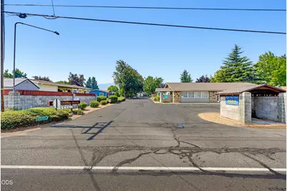 4624 S Pacific Highway #12, Phoenix, OR 97535 - Photo 35