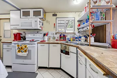 4624 S Pacific Highway #12, Phoenix, OR 97535 - Photo 9