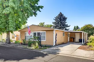 4624 S Pacific Hwy, Phoenix, OR 97535 - Photo 1