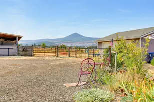 1241 Dry Creek Rd, Eagle Point, OR 97524 - Photo 9