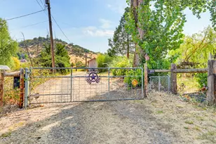 1241 Dry Creek Rd, Eagle Point, OR 97524 - Photo 5
