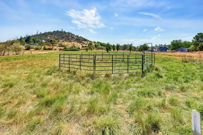 1241 Dry Creek Road, Eagle Point, OR 97524 - Photo 45